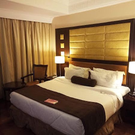 Room In Lodge - Owu Crown Hotel, Ibadan Luaran gambar